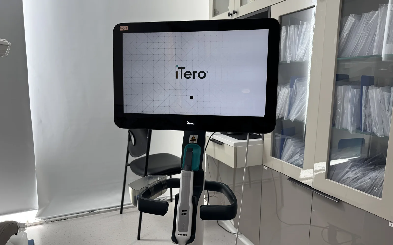 Digital intraoral scanner at Arrail Dental