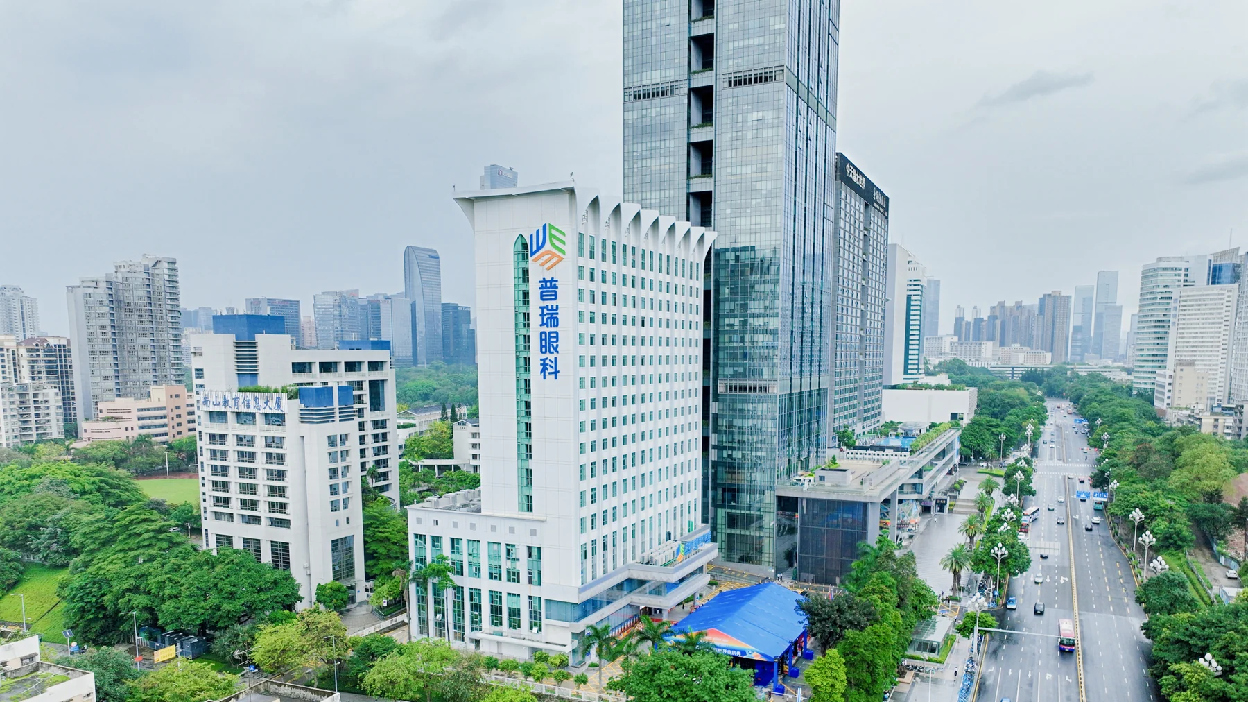 Shenzhen Bright Eye Hospital within the surrounding city